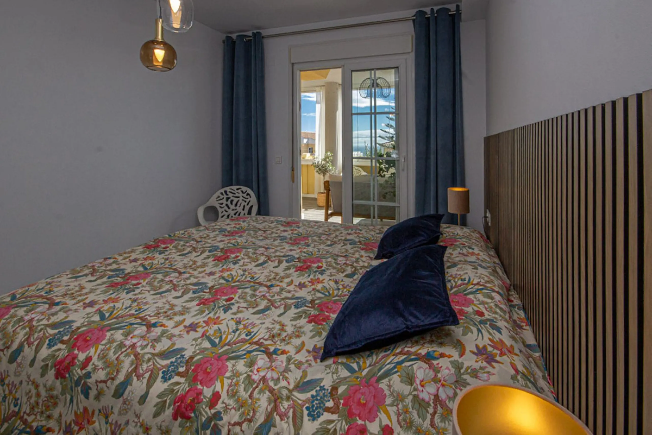 Fully Renovated 2-Bedroom Apartment with Sea Views in Cabopino