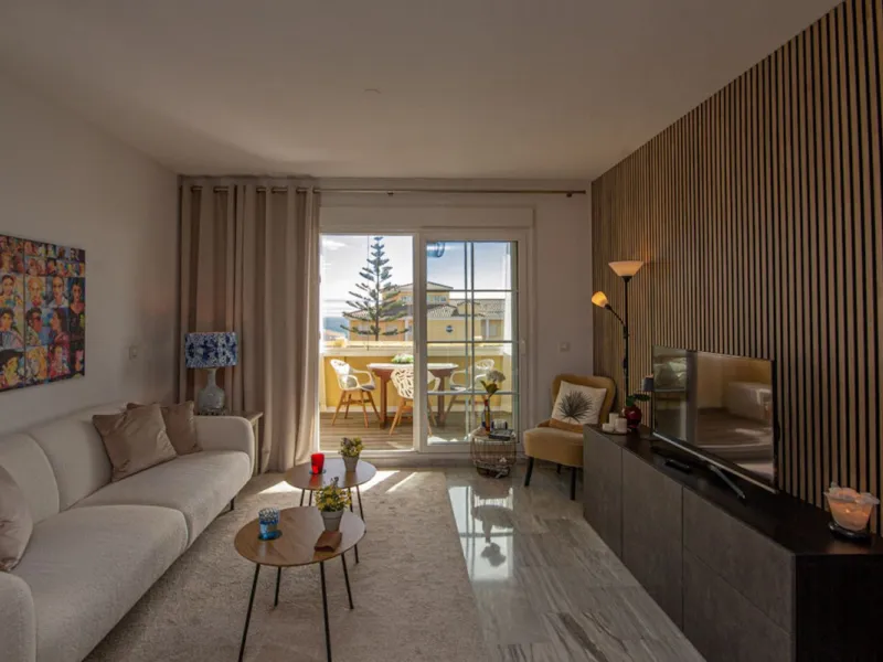 Fully Renovated 2-Bedroom Apartment with Sea Views in Cabopino
