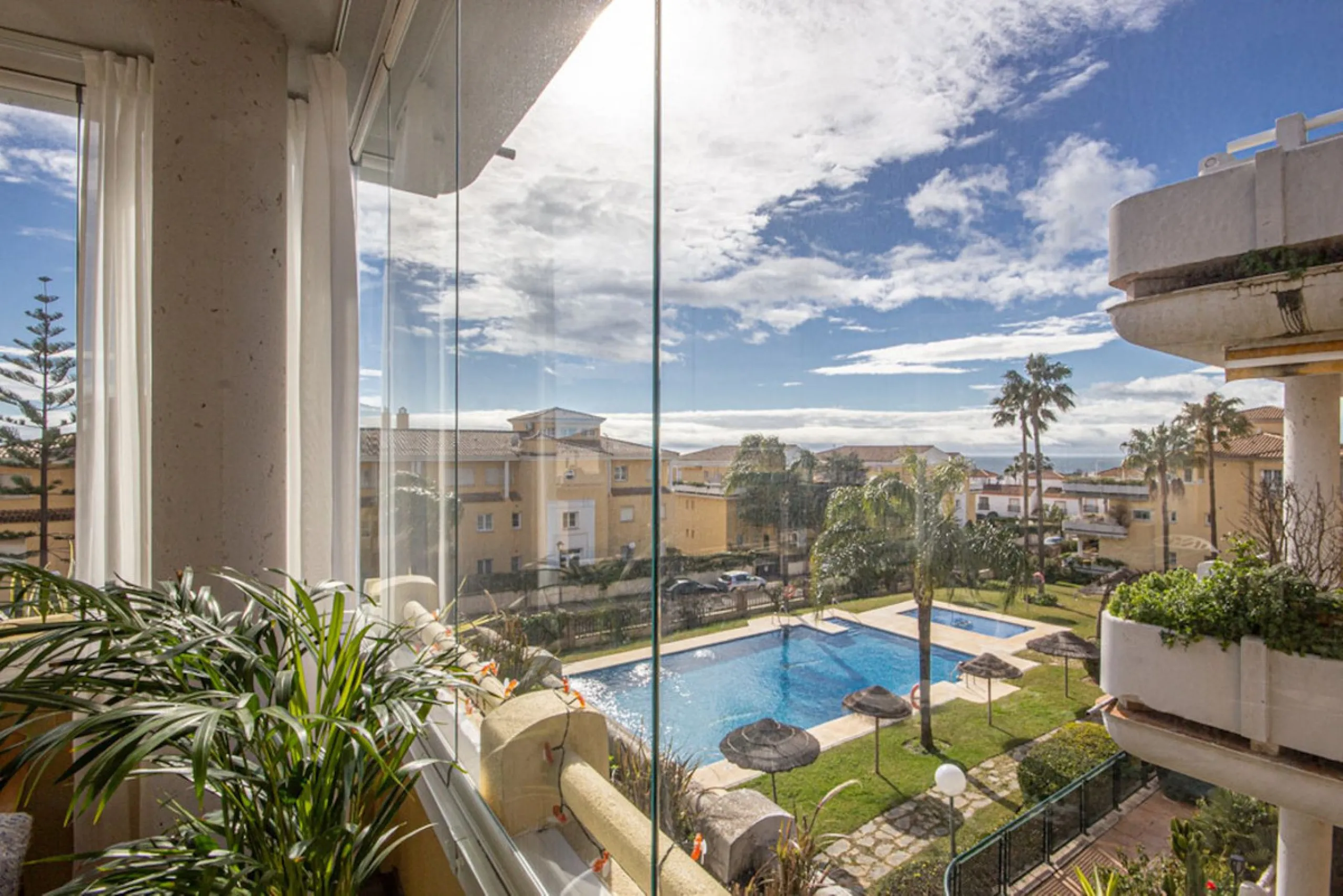 Fully Renovated 2-Bedroom Apartment with Sea Views in Cabopino