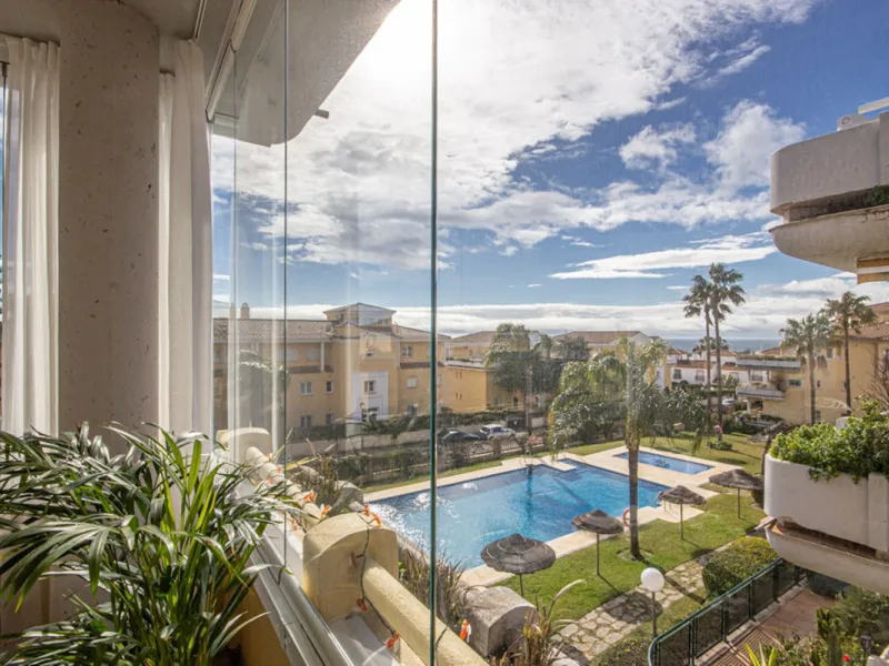 Fully Renovated 2-Bedroom Apartment with Sea Views in Cabopino