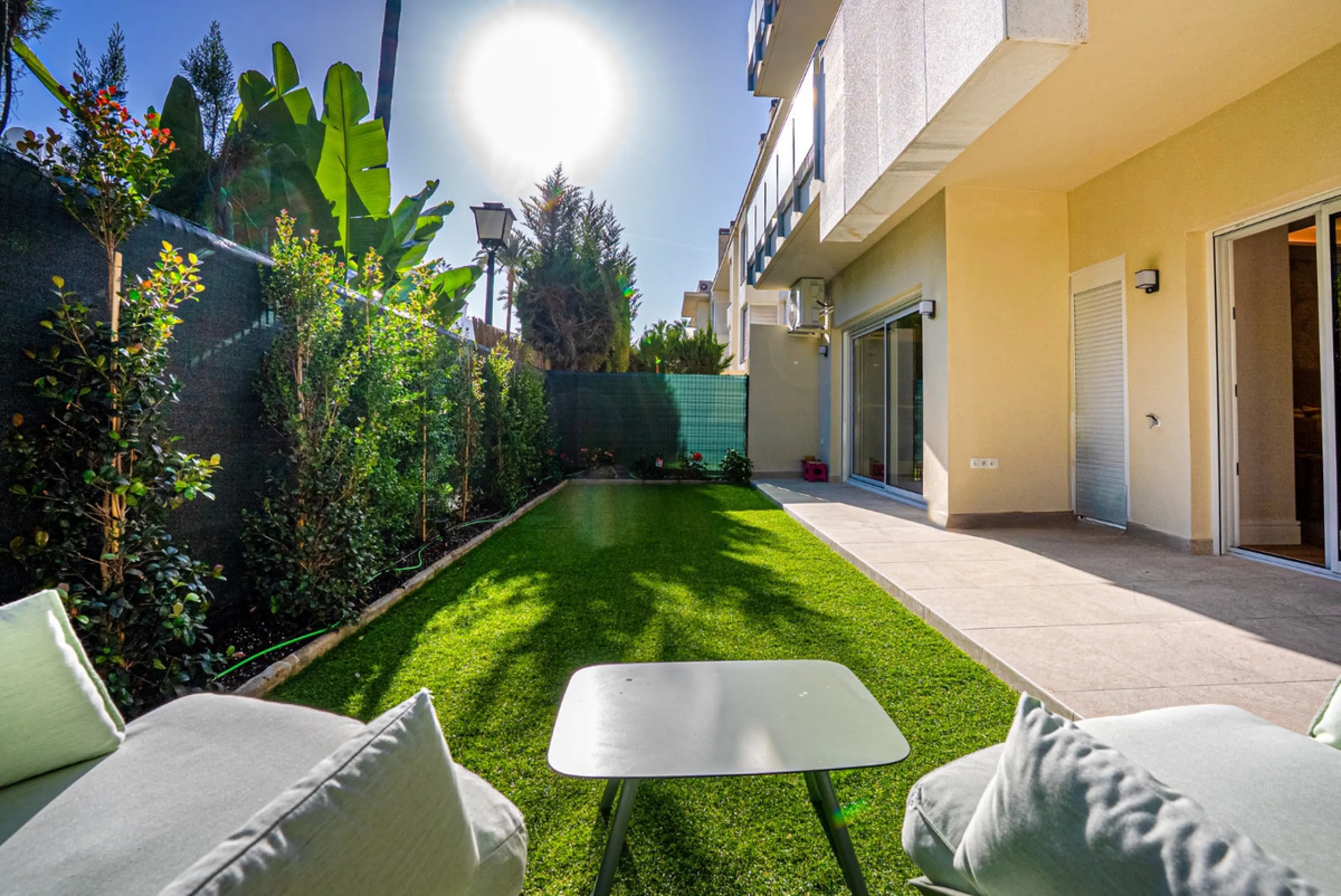 Apartment - Middle Floor Apartment в продаже в Marbella, Málaga. В доме 2 спален и 2 ванных комнат. Площадь дома 92 м²