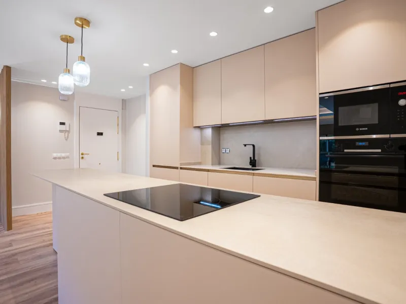 Apartment - Middle Floor Apartment в продаже в Marbella, Málaga. В доме 2 спален и 2 ванных комнат. Площадь дома 92 м²