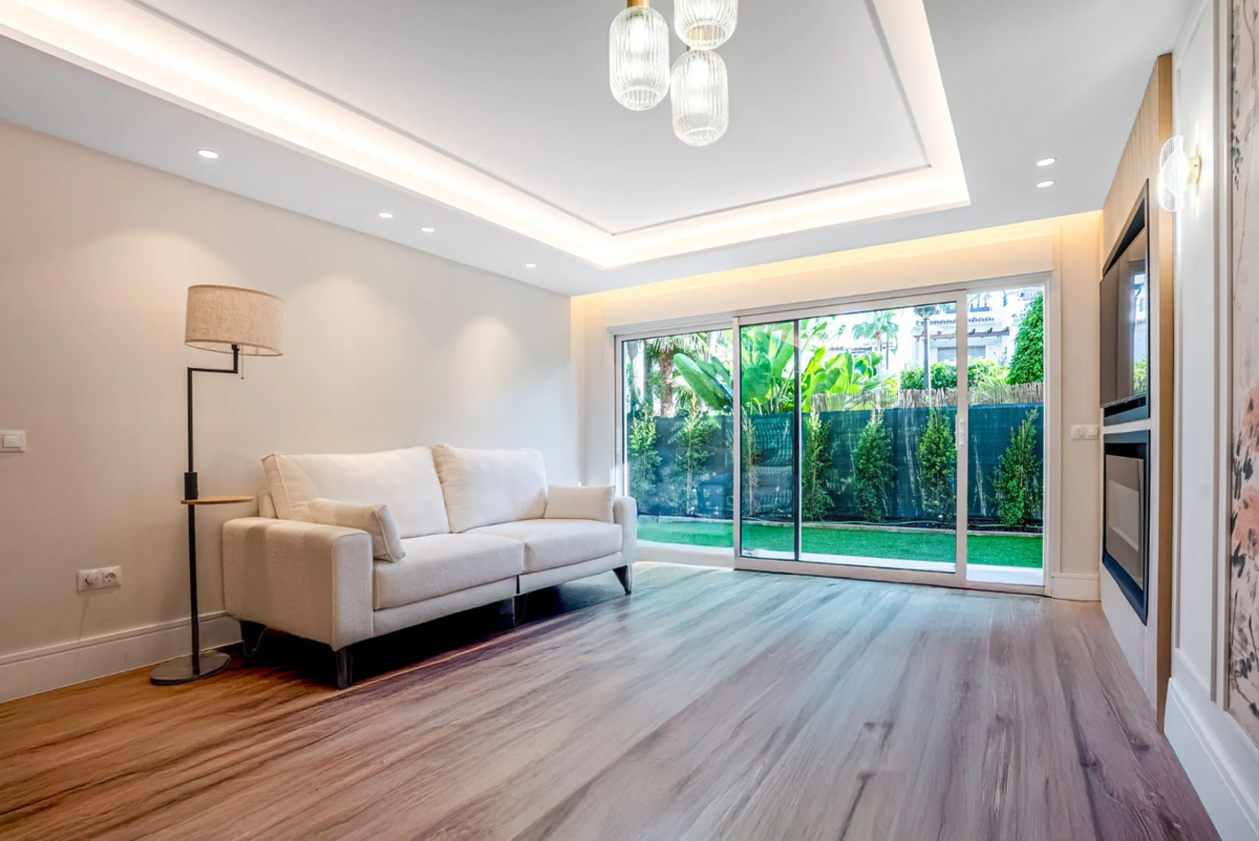Apartment - Middle Floor Apartment в продаже в Marbella, Málaga. В доме 2 спален и 2 ванных комнат. Площадь дома 92 м²