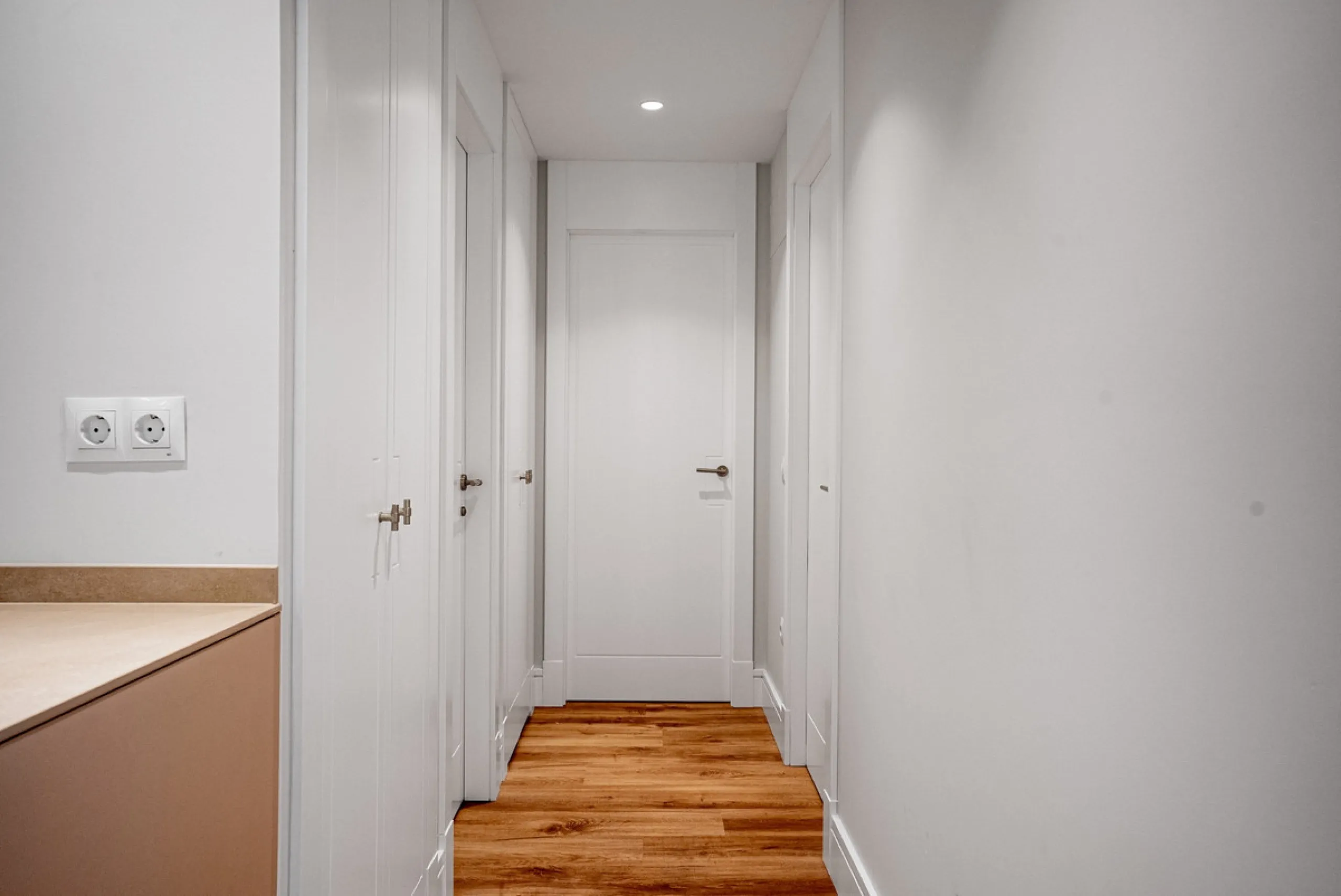 Apartment - Middle Floor Apartment в продаже в Marbella, Málaga. В доме 2 спален и 2 ванных комнат. Площадь дома 92 м²