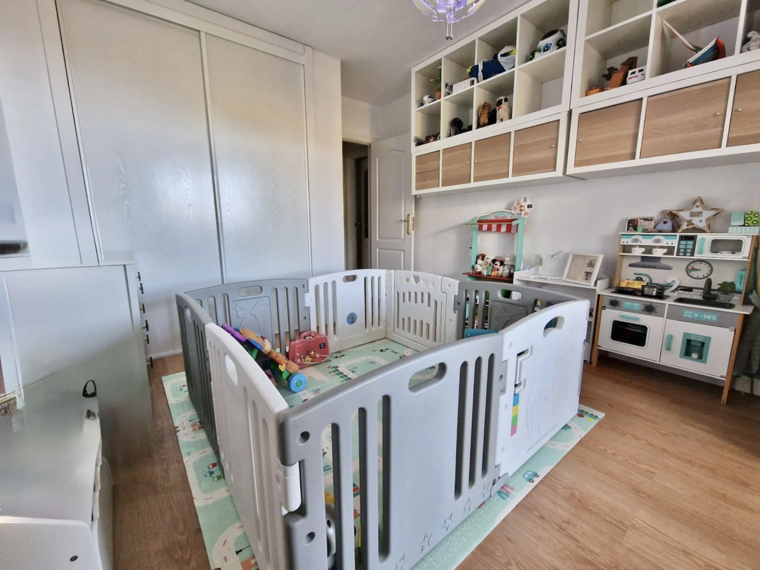 Price reduction !! Immaculate, beautifully reformed, spacious ground floor duplex apartment with 2 terraces, private garden AND sea and pool views!!  Located in a quiet corner of this fabulous community, the apartment, at entry level, consists of hallway,