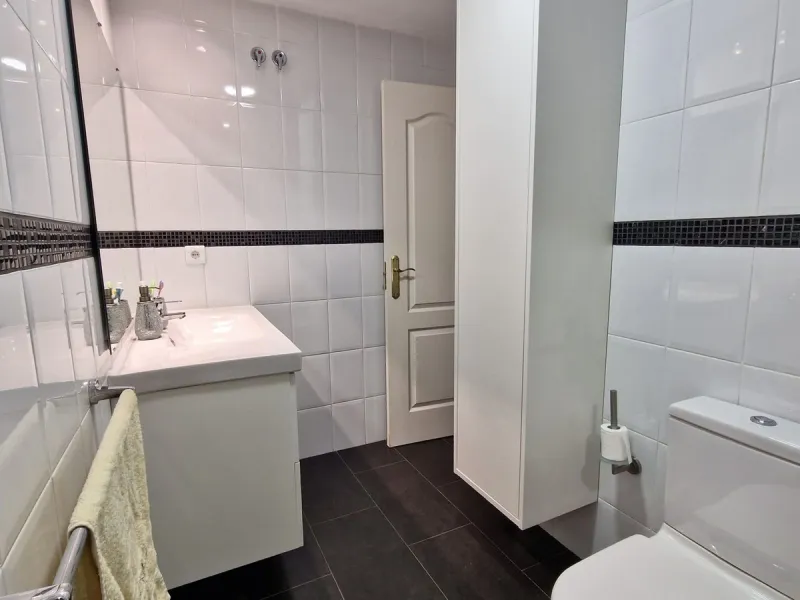Price reduction !! Immaculate, beautifully reformed, spacious ground floor duplex apartment with 2 terraces, private garden AND sea and pool views!!  Located in a quiet corner of this fabulous community, the apartment, at entry level, consists of hallway,