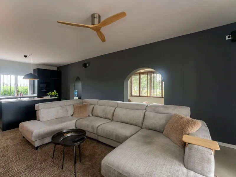 Set in a calm and picturesque countryside location, yet just a 10-minute drive from both Alhaurín el Grande and Coín, this beautifully renovated finca perfectly captures the essence of the modern Mediterranean lifestyle, with ample space, privacy, sunshin