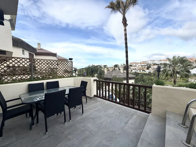 Bright and spacious detached villa with private pool on terrace, yet located in a gated community. This unique property is distributed over two floors, the ground floor comprising a hallway, stunning lounge/dining room with open plan, newly fitted modern 