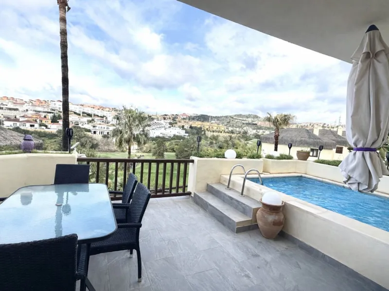 Bright and spacious detached villa with private pool on terrace, yet located in a gated community. This unique property is distributed over two floors, the ground floor comprising a hallway, stunning lounge/dining room with open plan, newly fitted modern 