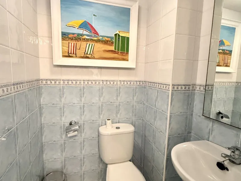 Bright and spacious detached villa with private pool on terrace, yet located in a gated community. This unique property is distributed over two floors, the ground floor comprising a hallway, stunning lounge/dining room with open plan, newly fitted modern 