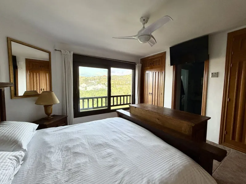 Bright and spacious detached villa with private pool on terrace, yet located in a gated community. This unique property is distributed over two floors, the ground floor comprising a hallway, stunning lounge/dining room with open plan, newly fitted modern 