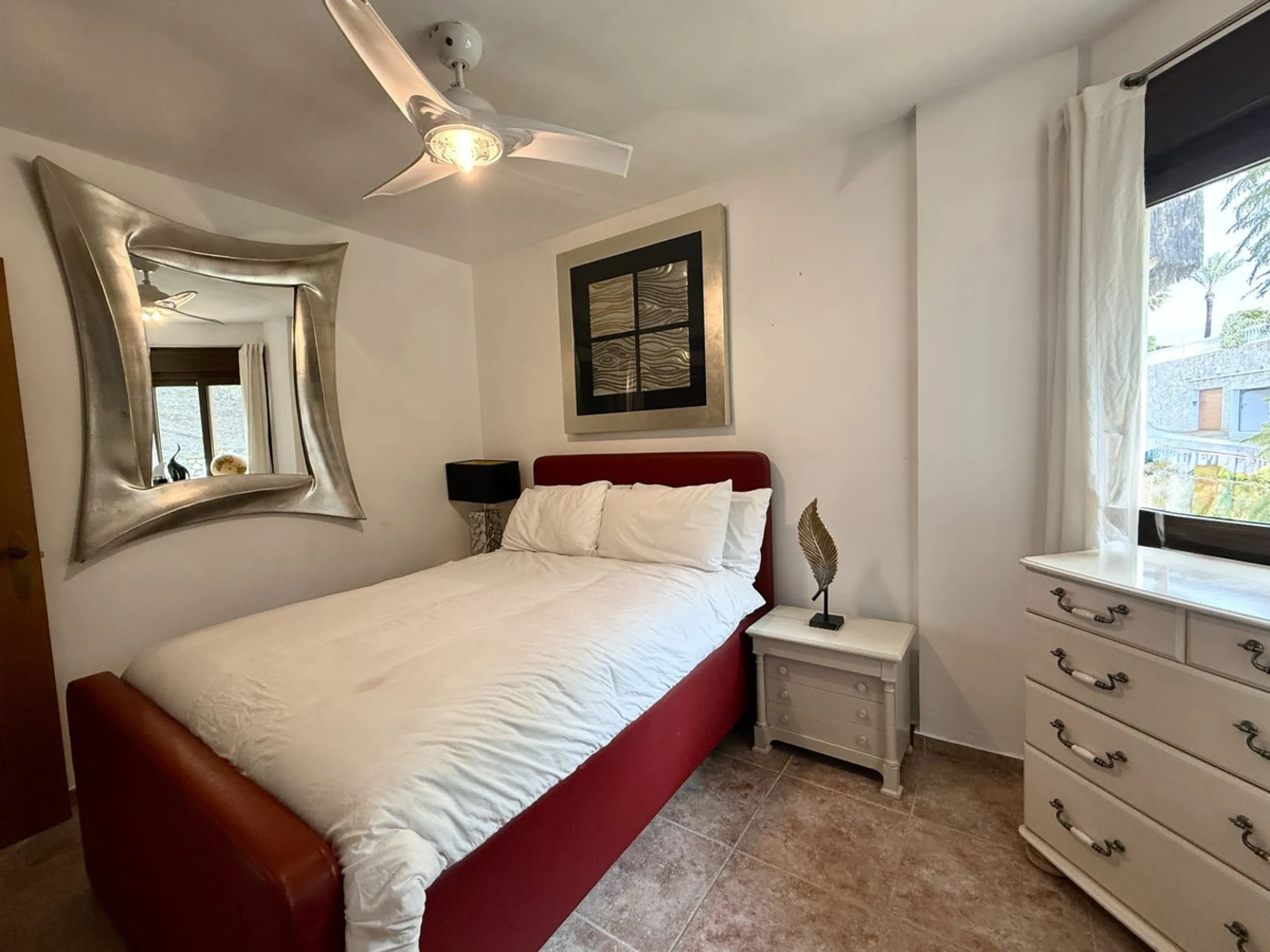 Bright and spacious detached villa with private pool on terrace, yet located in a gated community. This unique property is distributed over two floors, the ground floor comprising a hallway, stunning lounge/dining room with open plan, newly fitted modern 