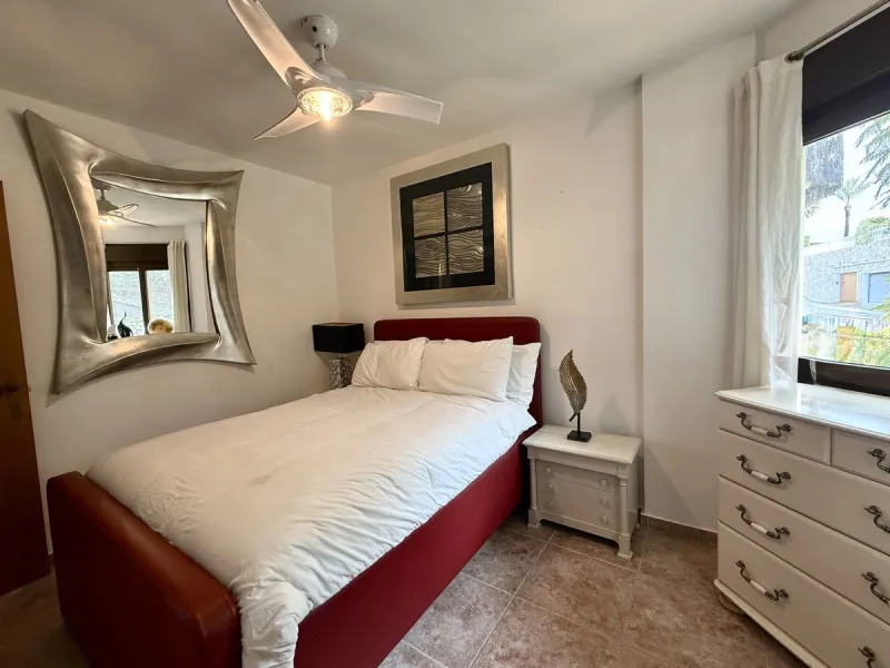 Bright and spacious detached villa with private pool on terrace, yet located in a gated community. This unique property is distributed over two floors, the ground floor comprising a hallway, stunning lounge/dining room with open plan, newly fitted modern 