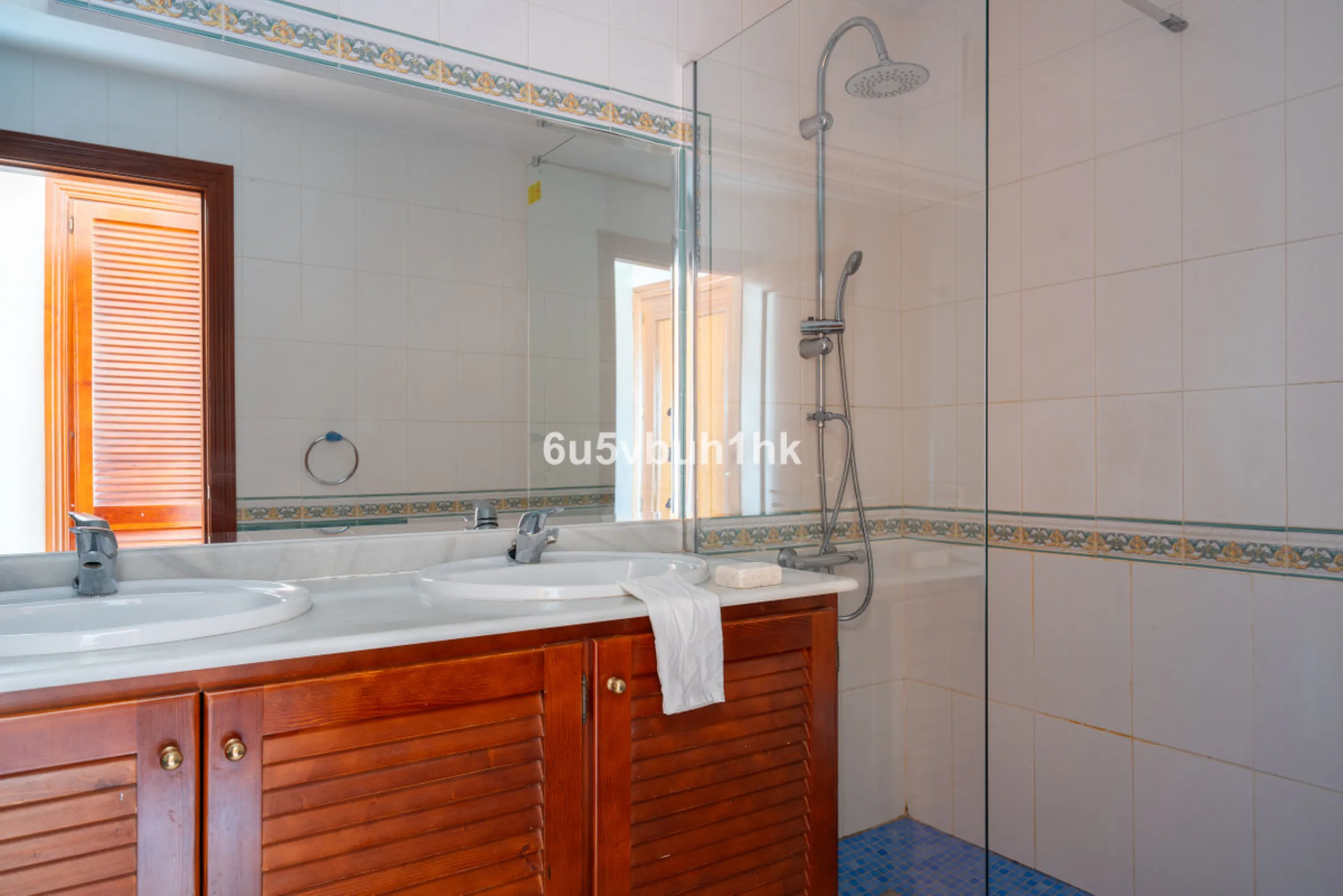 Discover refined coastal living in this beautifully presented 2-bedroom, 2-bathroom apartment, located in Balcones del Chaparral, one of the area's most sought-after residential communities.