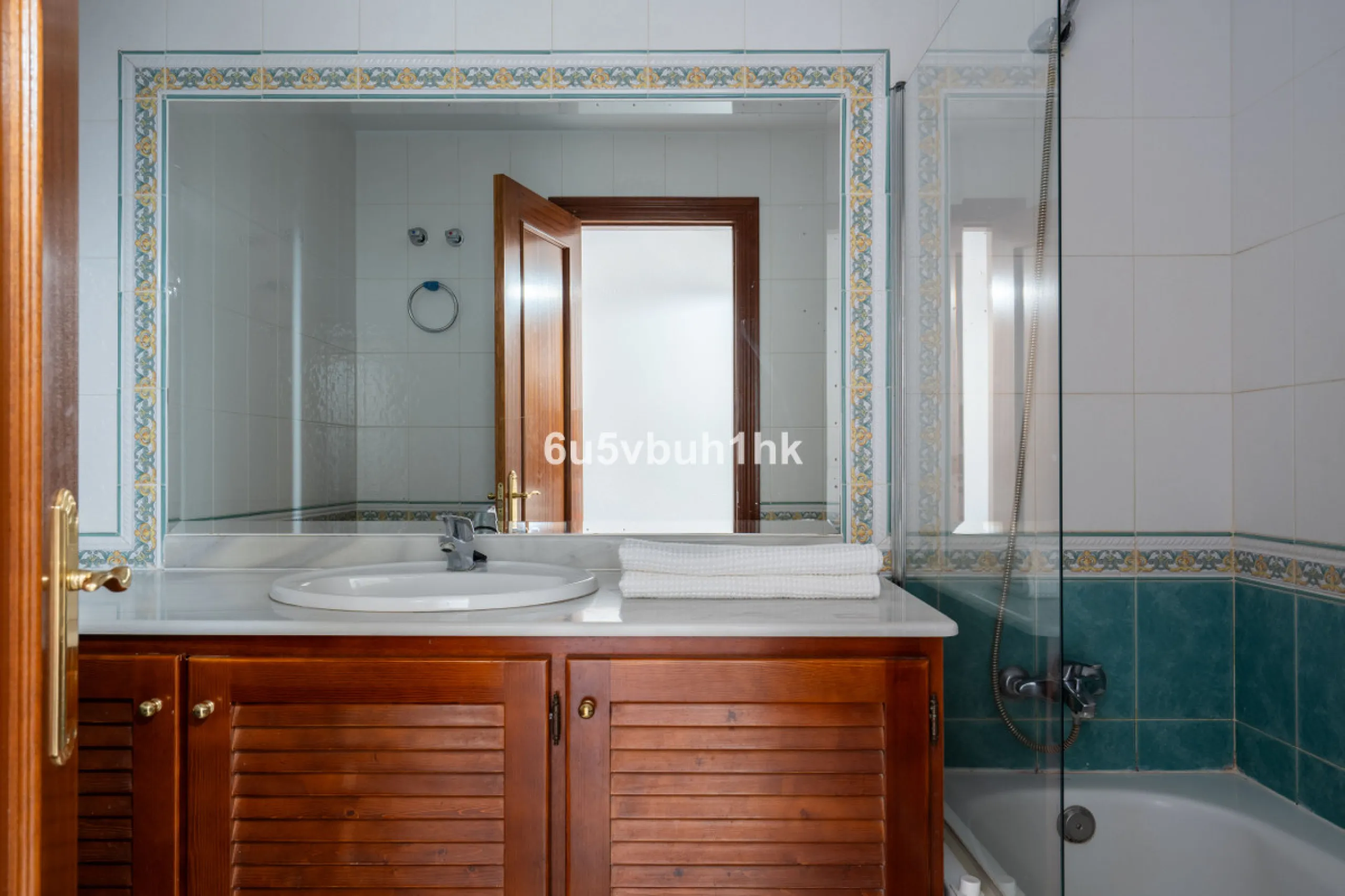 Discover refined coastal living in this beautifully presented 2-bedroom, 2-bathroom apartment, located in Balcones del Chaparral, one of the area's most sought-after residential communities.