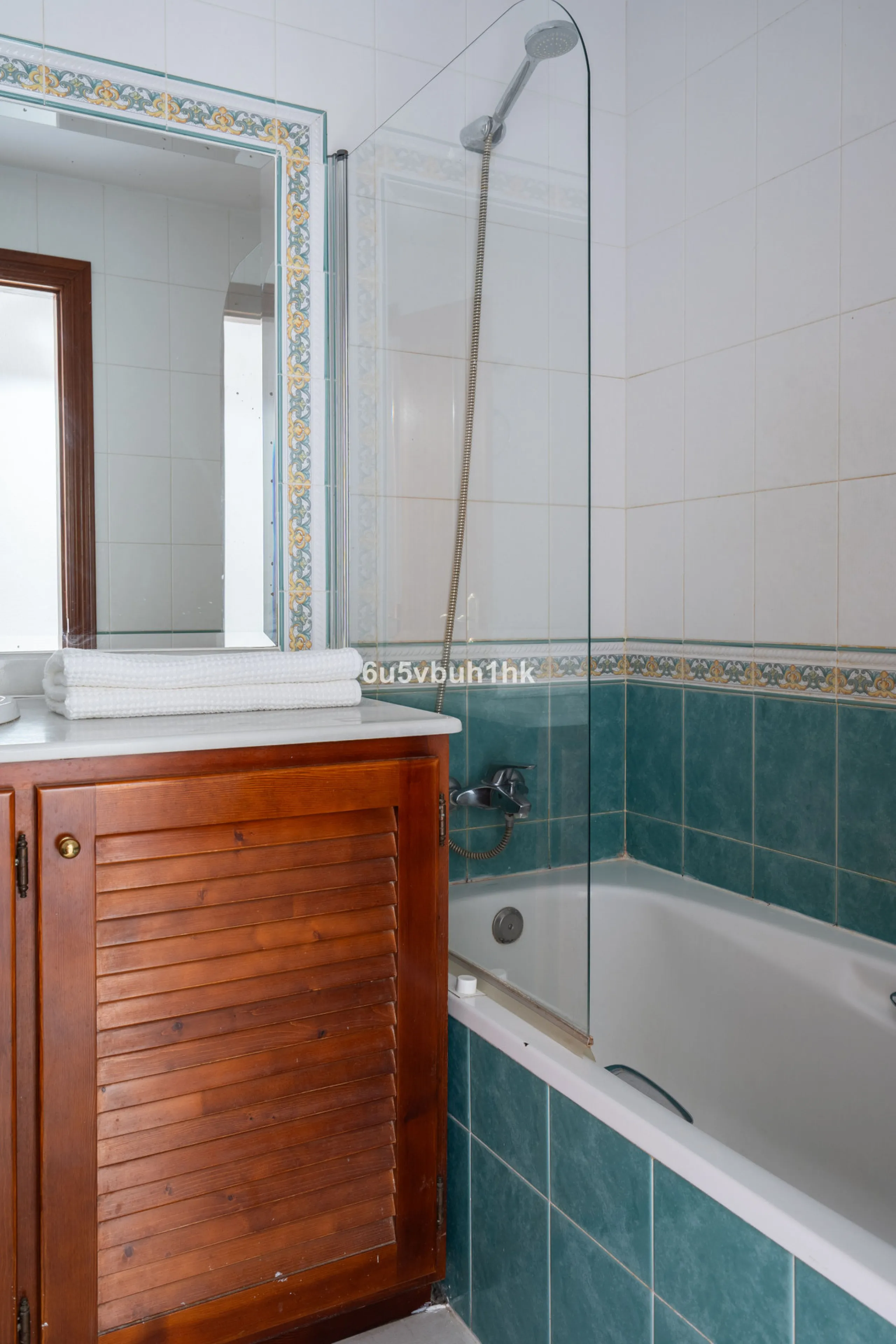 Discover refined coastal living in this beautifully presented 2-bedroom, 2-bathroom apartment, located in Balcones del Chaparral, one of the area's most sought-after residential communities.