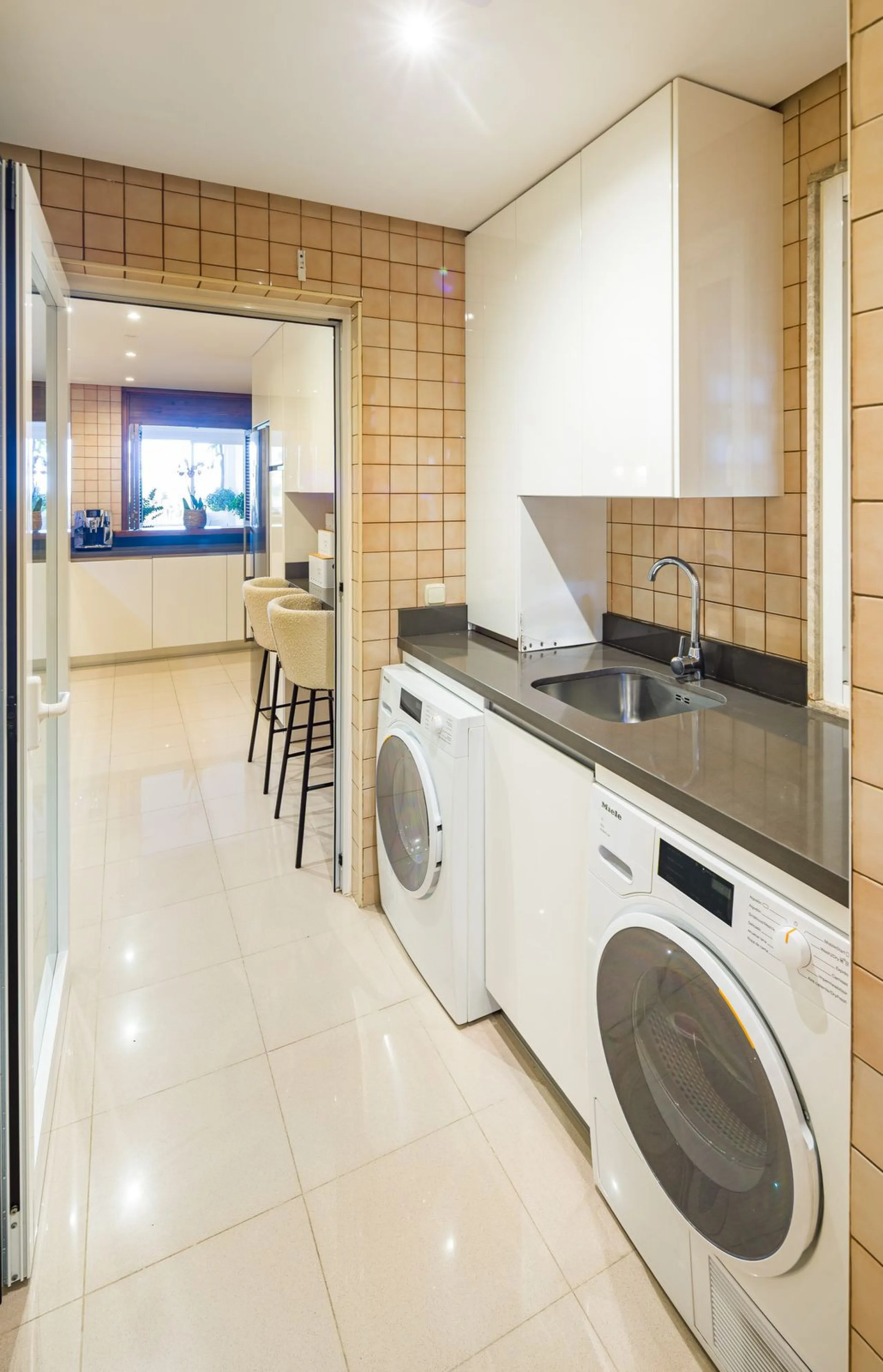 Spektakuläre Wohnung mit vier Schlafzimmern und vier Badezimmern in Nueva Andalucía