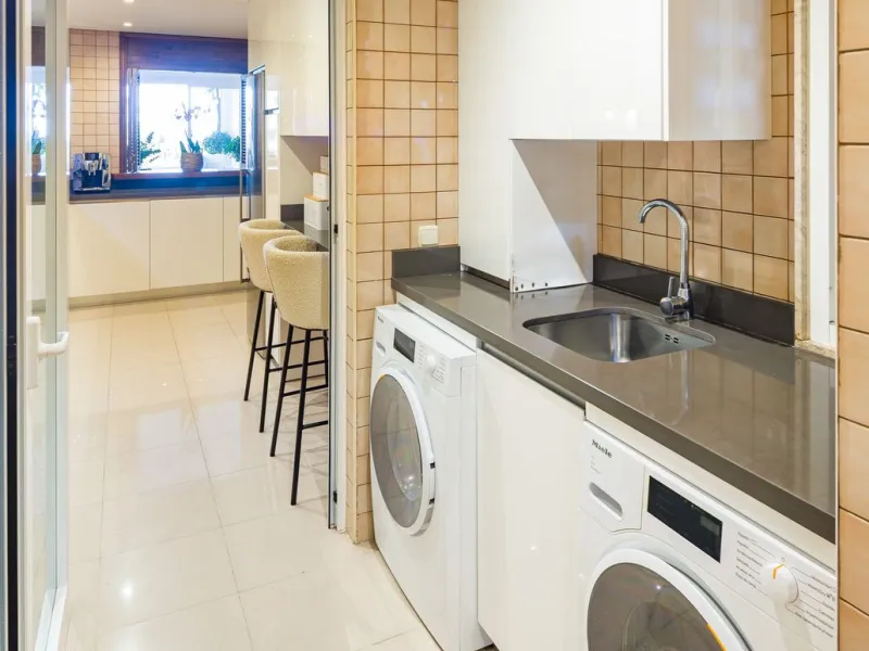 Spektakuläre Wohnung mit vier Schlafzimmern und vier Badezimmern in Nueva Andalucía