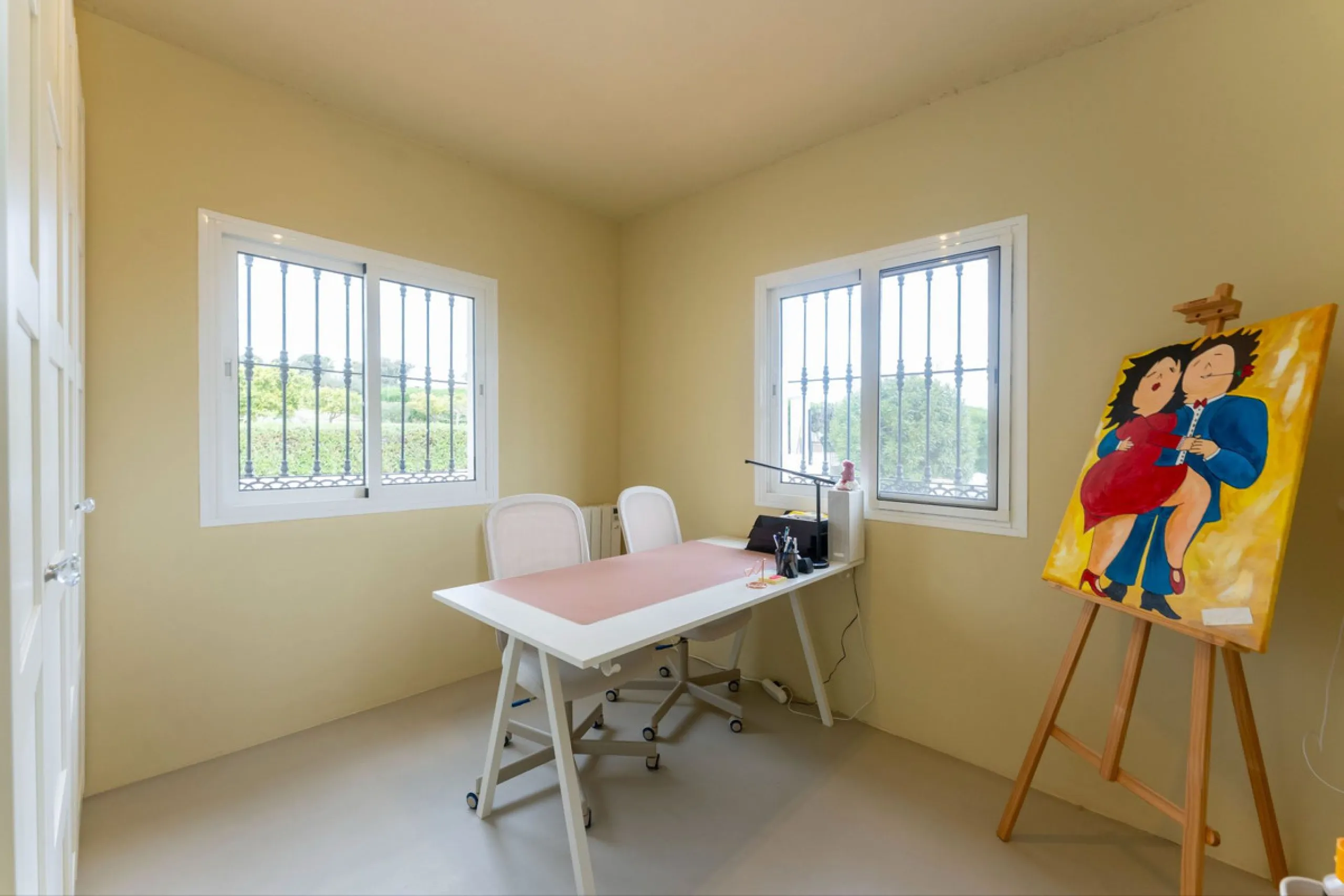 Set in a calm and picturesque countryside location, yet just a 10-minute drive from both Alhaurín el Grande and Coín, this beautifully renovated finca perfectly captures the essence of the modern Mediterranean lifestyle, with ample space, privacy, sunshin