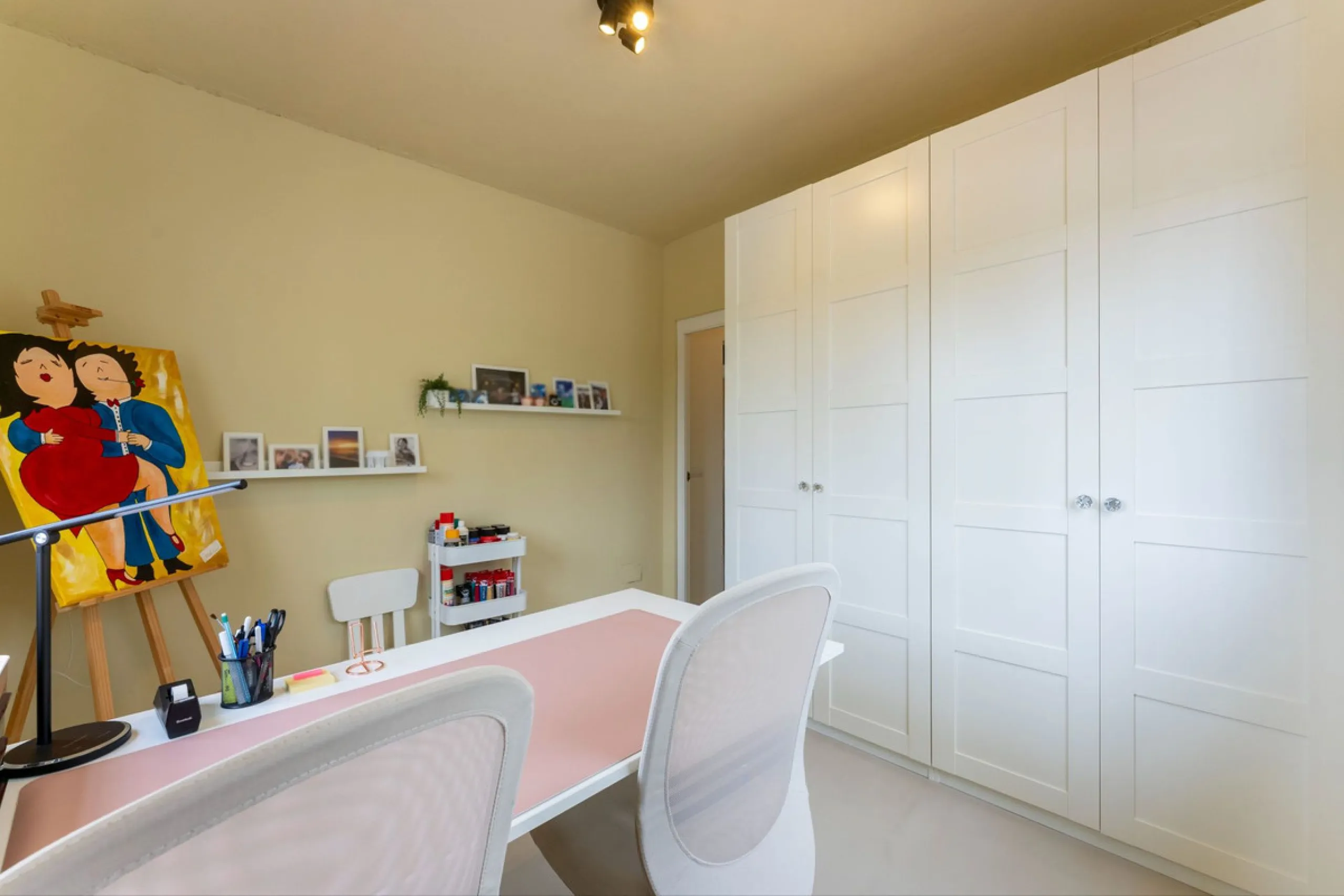 Set in a calm and picturesque countryside location, yet just a 10-minute drive from both Alhaurín el Grande and Coín, this beautifully renovated finca perfectly captures the essence of the modern Mediterranean lifestyle, with ample space, privacy, sunshin