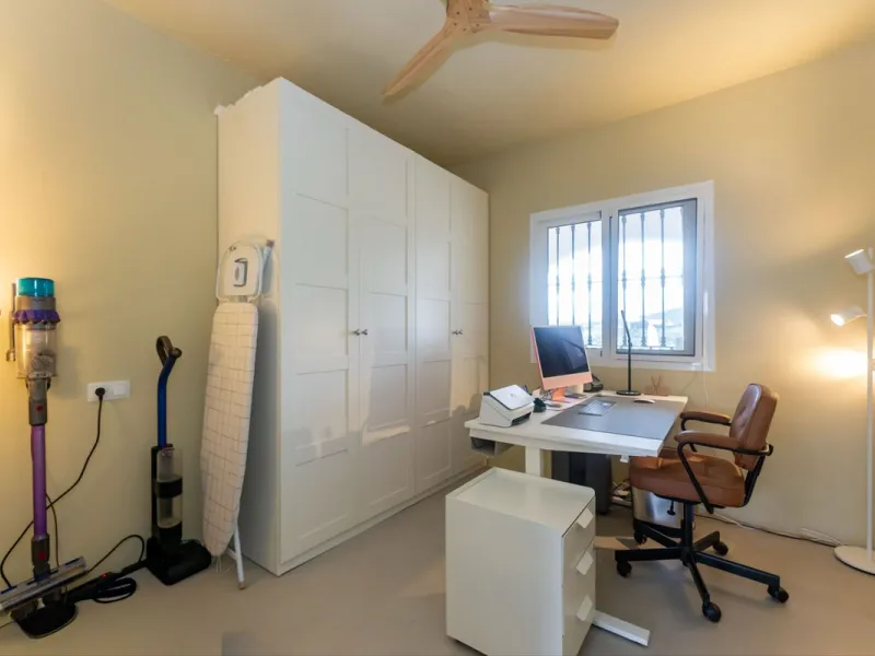Set in a calm and picturesque countryside location, yet just a 10-minute drive from both Alhaurín el Grande and Coín, this beautifully renovated finca perfectly captures the essence of the modern Mediterranean lifestyle, with ample space, privacy, sunshin