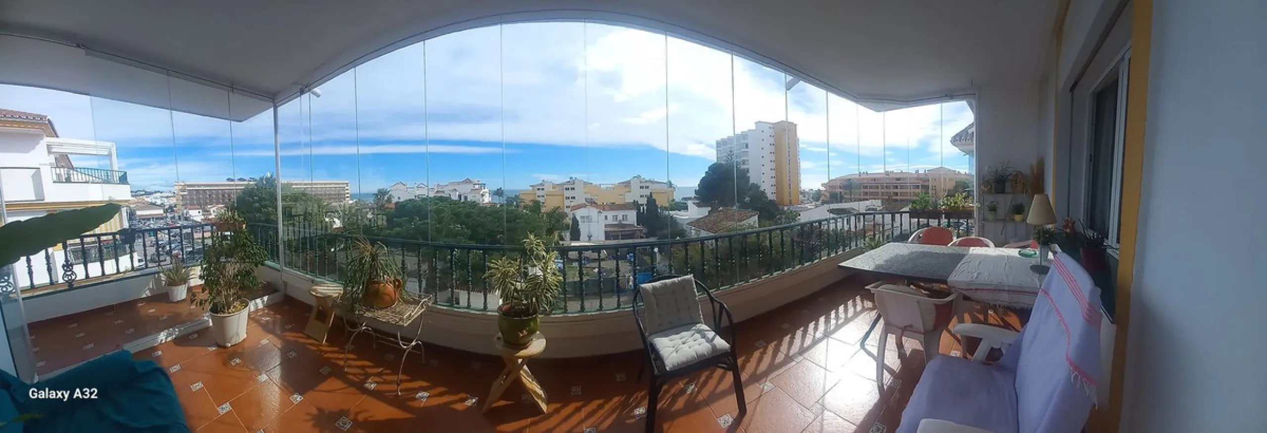 Here we can definitely say Location, Location.  Fantastic opportunity to buy an apartment so close to the Beach in La Cala de Mijas.  Here we have a good size two bedroom, 2 bathroom apartment, large sitting room with fireplace, fully fitted kitchen and n