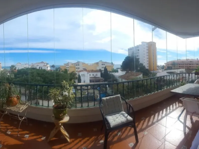 Here we can definitely say Location, Location.  Fantastic opportunity to buy an apartment so close to the Beach in La Cala de Mijas.  Here we have a good size two bedroom, 2 bathroom apartment, large sitting room with fireplace, fully fitted kitchen and n