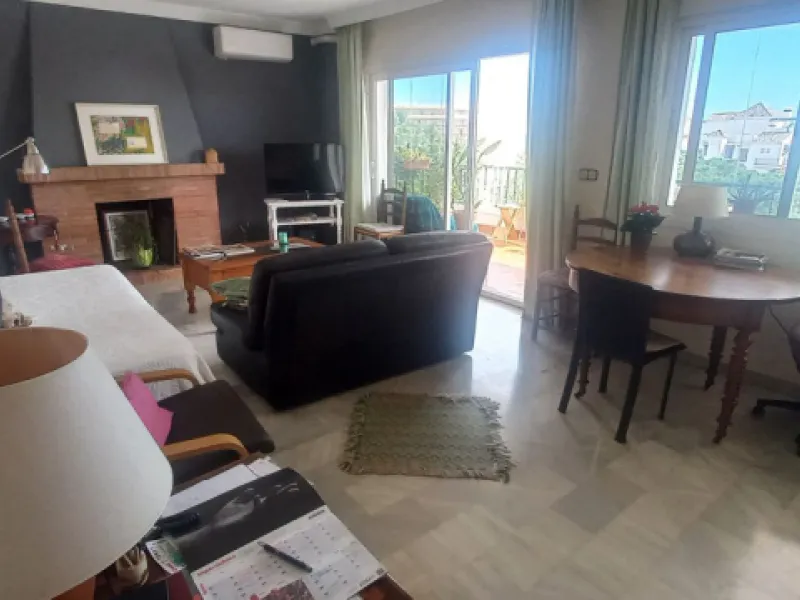 Here we can definitely say Location, Location.  Fantastic opportunity to buy an apartment so close to the Beach in La Cala de Mijas.  Here we have a good size two bedroom, 2 bathroom apartment, large sitting room with fireplace, fully fitted kitchen and n
