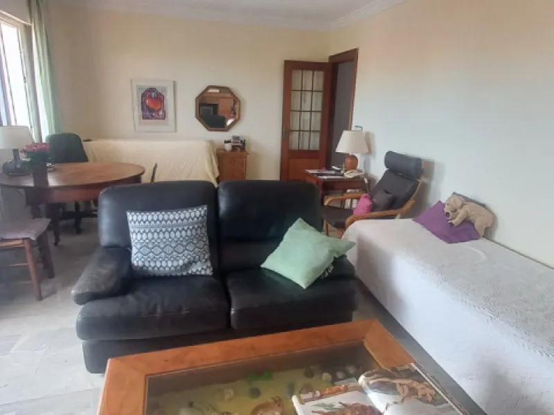 Here we can definitely say Location, Location.  Fantastic opportunity to buy an apartment so close to the Beach in La Cala de Mijas.  Here we have a good size two bedroom, 2 bathroom apartment, large sitting room with fireplace, fully fitted kitchen and n
