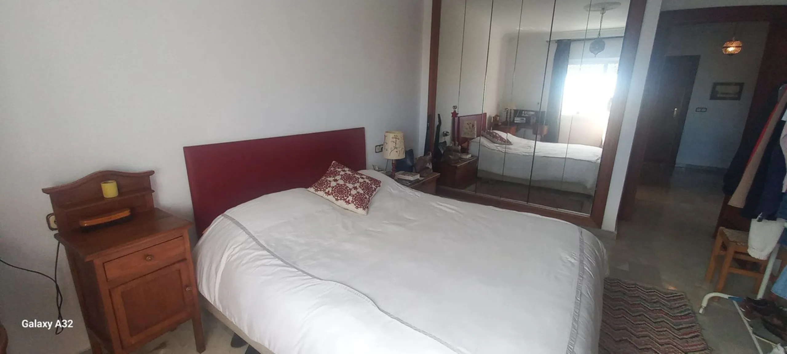 Here we can definitely say Location, Location.  Fantastic opportunity to buy an apartment so close to the Beach in La Cala de Mijas.  Here we have a good size two bedroom, 2 bathroom apartment, large sitting room with fireplace, fully fitted kitchen and n