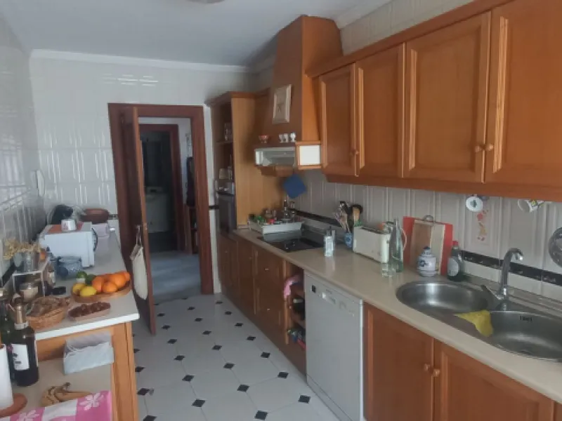 Here we can definitely say Location, Location.  Fantastic opportunity to buy an apartment so close to the Beach in La Cala de Mijas.  Here we have a good size two bedroom, 2 bathroom apartment, large sitting room with fireplace, fully fitted kitchen and n