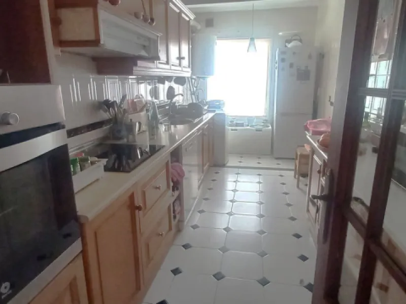 Here we can definitely say Location, Location.  Fantastic opportunity to buy an apartment so close to the Beach in La Cala de Mijas.  Here we have a good size two bedroom, 2 bathroom apartment, large sitting room with fireplace, fully fitted kitchen and n