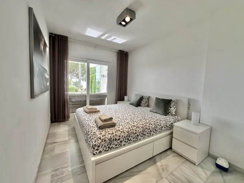 EXCLUSIVE BEACHFRONT APARTMENT IN MI CAPRICHO – GROUND FLOOR, 2 BEDROOMS, DIRECT POOL AND BEACH ACCESS & NEXT TO AMENITIES