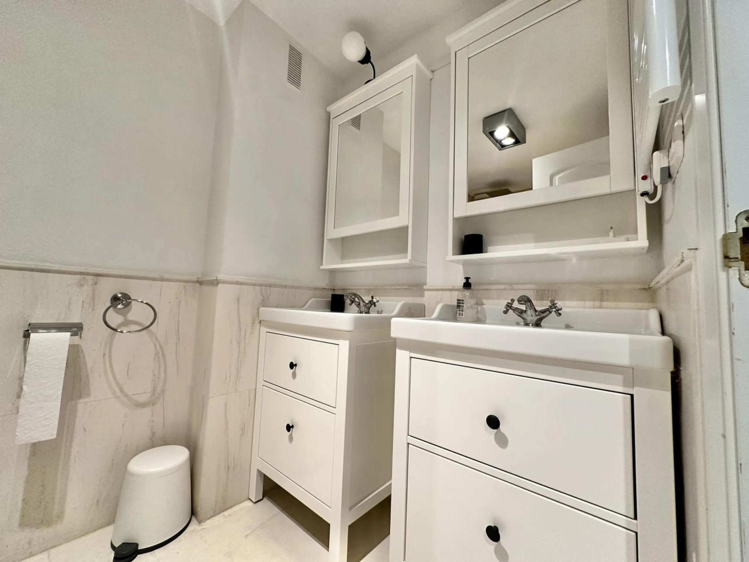 EXCLUSIVE BEACHFRONT APARTMENT IN MI CAPRICHO – GROUND FLOOR, 2 BEDROOMS, DIRECT POOL AND BEACH ACCESS & NEXT TO AMENITIES