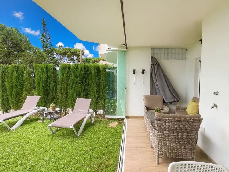 EXCLUSIVE BEACHFRONT APARTMENT IN MI CAPRICHO – GROUND FLOOR, 2 BEDROOMS, DIRECT POOL AND BEACH ACCESS & NEXT TO AMENITIES
