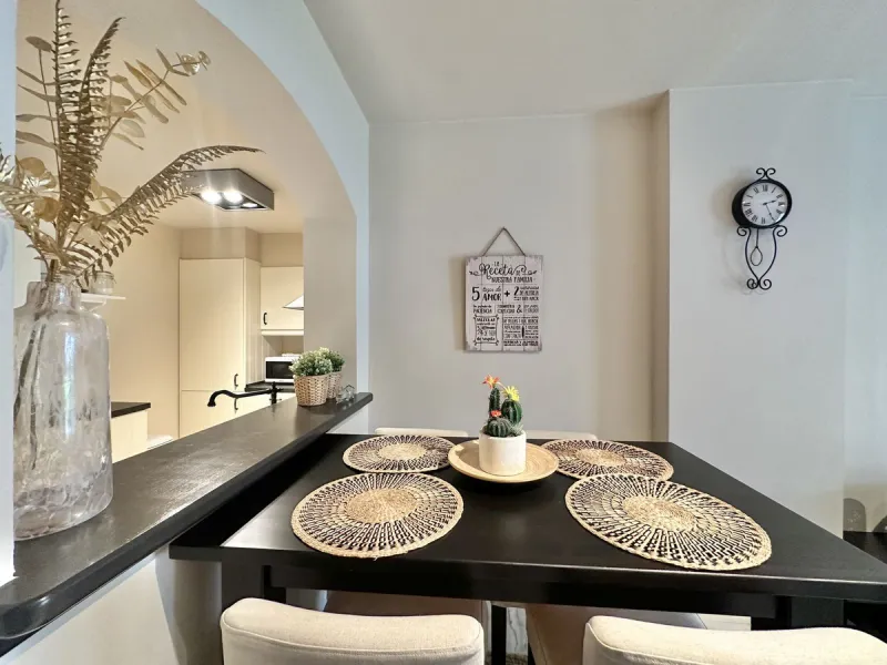 EXCLUSIVE BEACHFRONT APARTMENT IN MI CAPRICHO – GROUND FLOOR, 2 BEDROOMS, DIRECT POOL AND BEACH ACCESS & NEXT TO AMENITIES