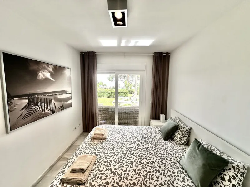 EXCLUSIVE BEACHFRONT APARTMENT IN MI CAPRICHO – GROUND FLOOR, 2 BEDROOMS, DIRECT POOL AND BEACH ACCESS & NEXT TO AMENITIES