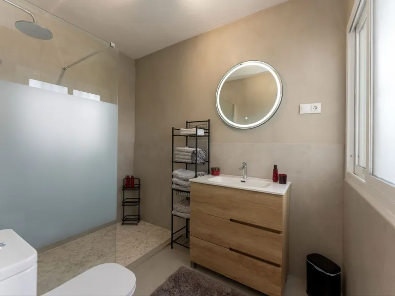 Set in a calm and picturesque countryside location, yet just a 10-minute drive from both Alhaurín el Grande and Coín, this beautifully renovated finca perfectly captures the essence of the modern Mediterranean lifestyle, with ample space, privacy, sunshin