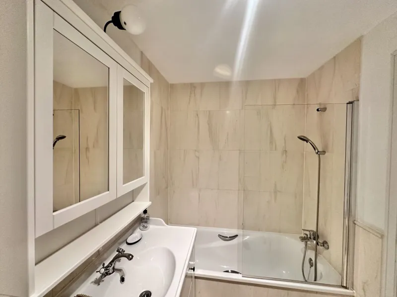 EXCLUSIVE BEACHFRONT APARTMENT IN MI CAPRICHO – GROUND FLOOR, 2 BEDROOMS, DIRECT POOL AND BEACH ACCESS & NEXT TO AMENITIES