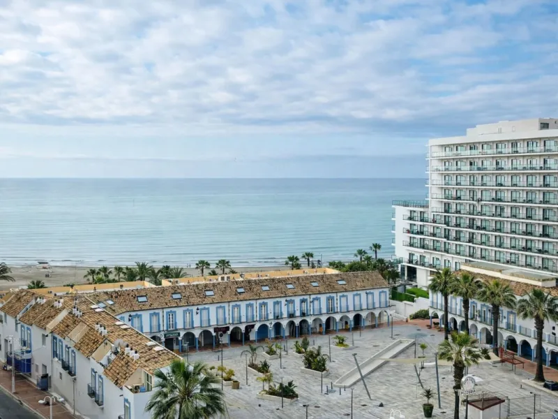 100M FROM THE BEACH, SEAVIEWS & PANORAMIC VIEWS ! NEXT TO THE MARINA OF BENALMADENA