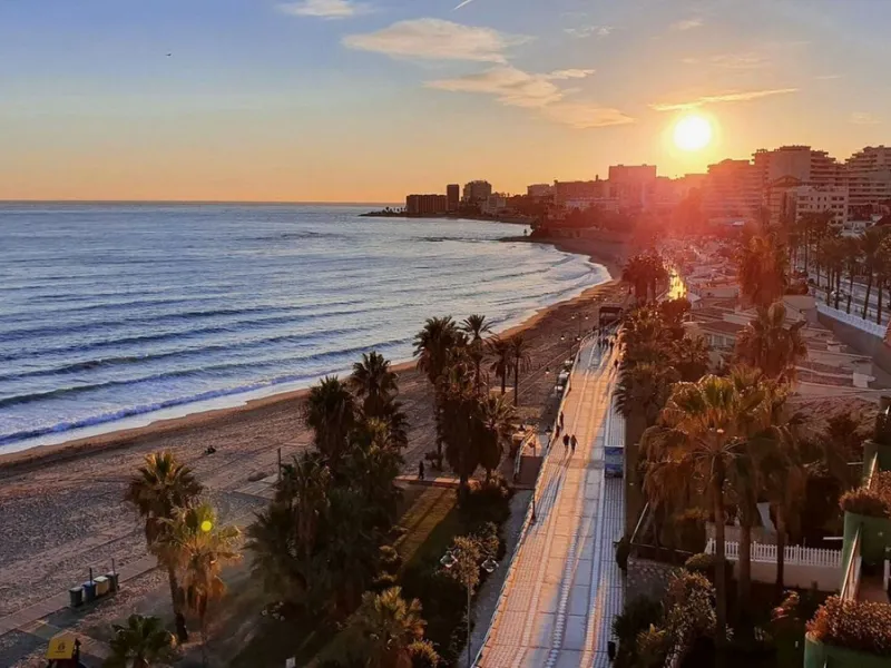 100M FROM THE BEACH, SEAVIEWS & PANORAMIC VIEWS ! NEXT TO THE MARINA OF BENALMADENA