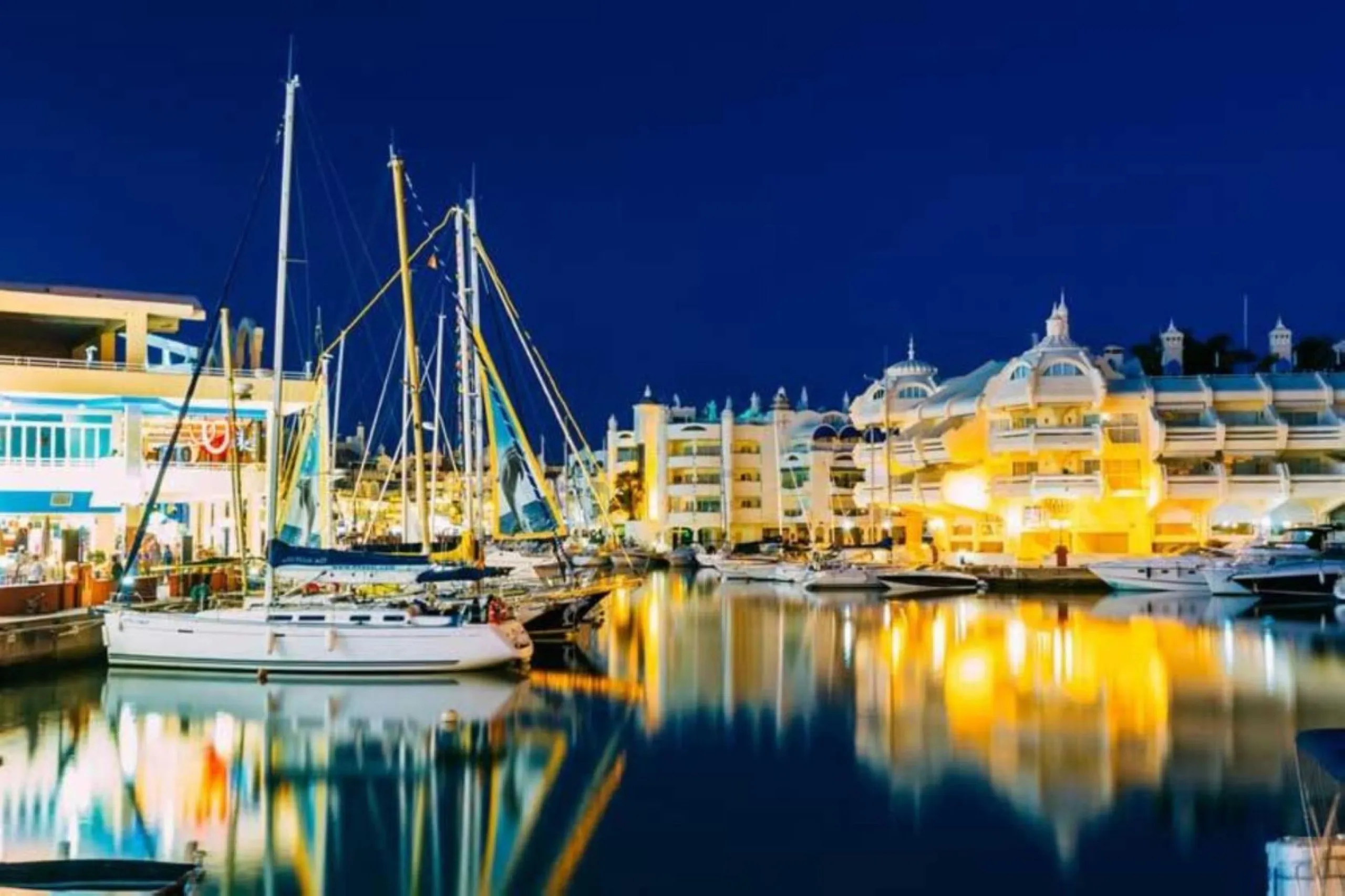 100M FROM THE BEACH, SEAVIEWS & PANORAMIC VIEWS ! NEXT TO THE MARINA OF BENALMADENA