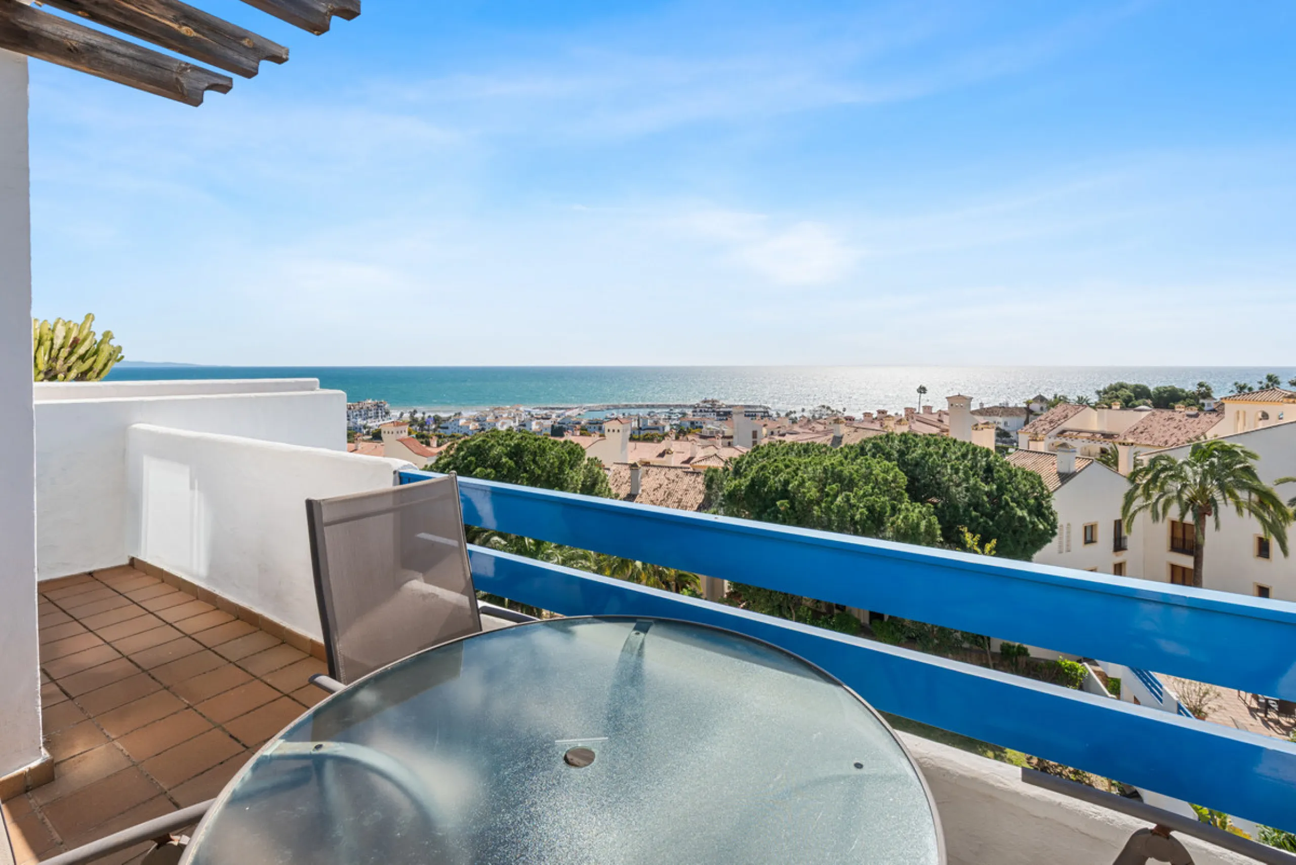 Apartment - Penthouse Duplex в продаже в Manilva, Málaga. В доме 3 спален и 3 ванных комнат. Площадь дома 184 м²