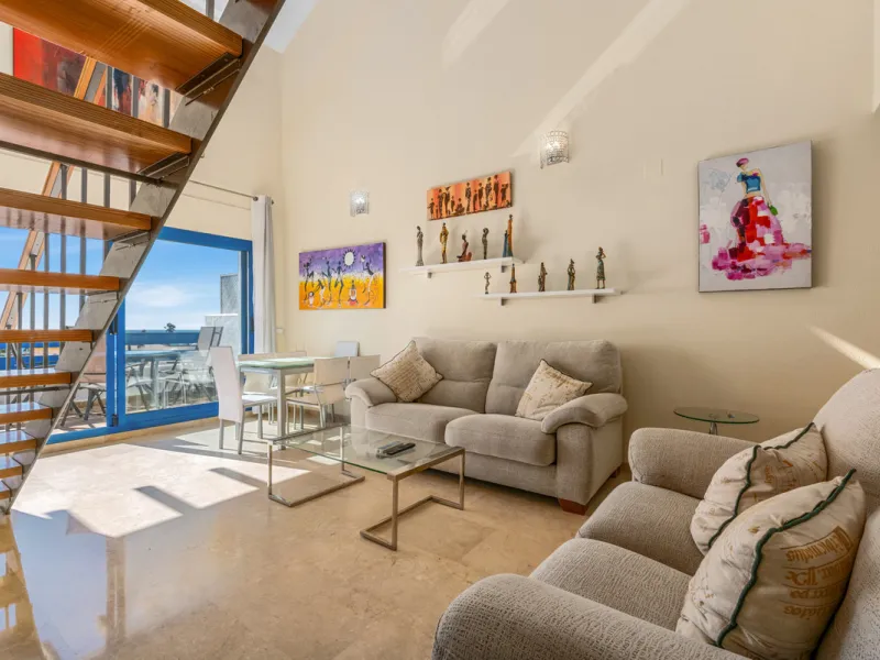 Apartment - Penthouse Duplex в продаже в Manilva, Málaga. В доме 3 спален и 3 ванных комнат. Площадь дома 184 м²
