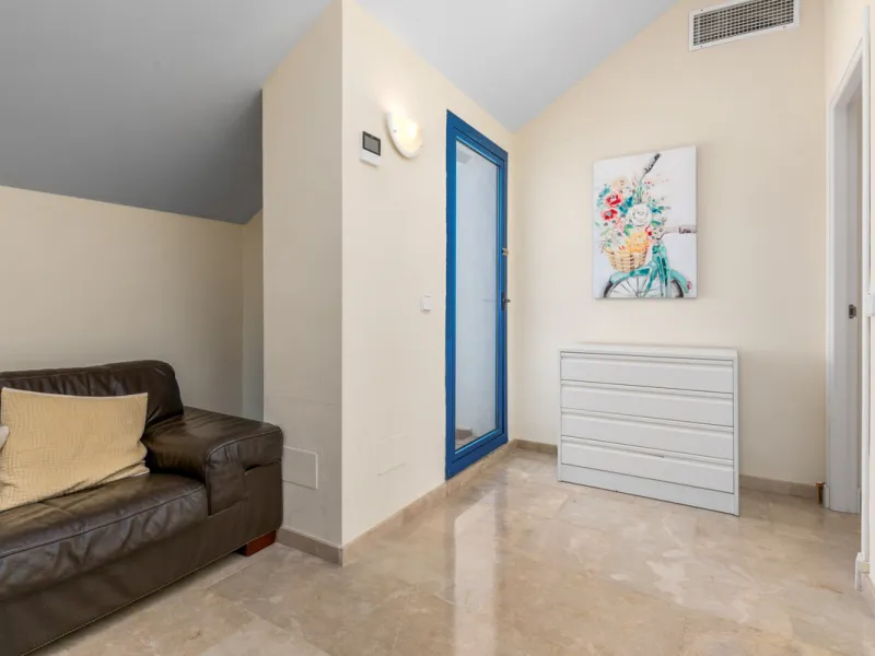Apartment - Penthouse Duplex в продаже в Manilva, Málaga. В доме 3 спален и 3 ванных комнат. Площадь дома 184 м²