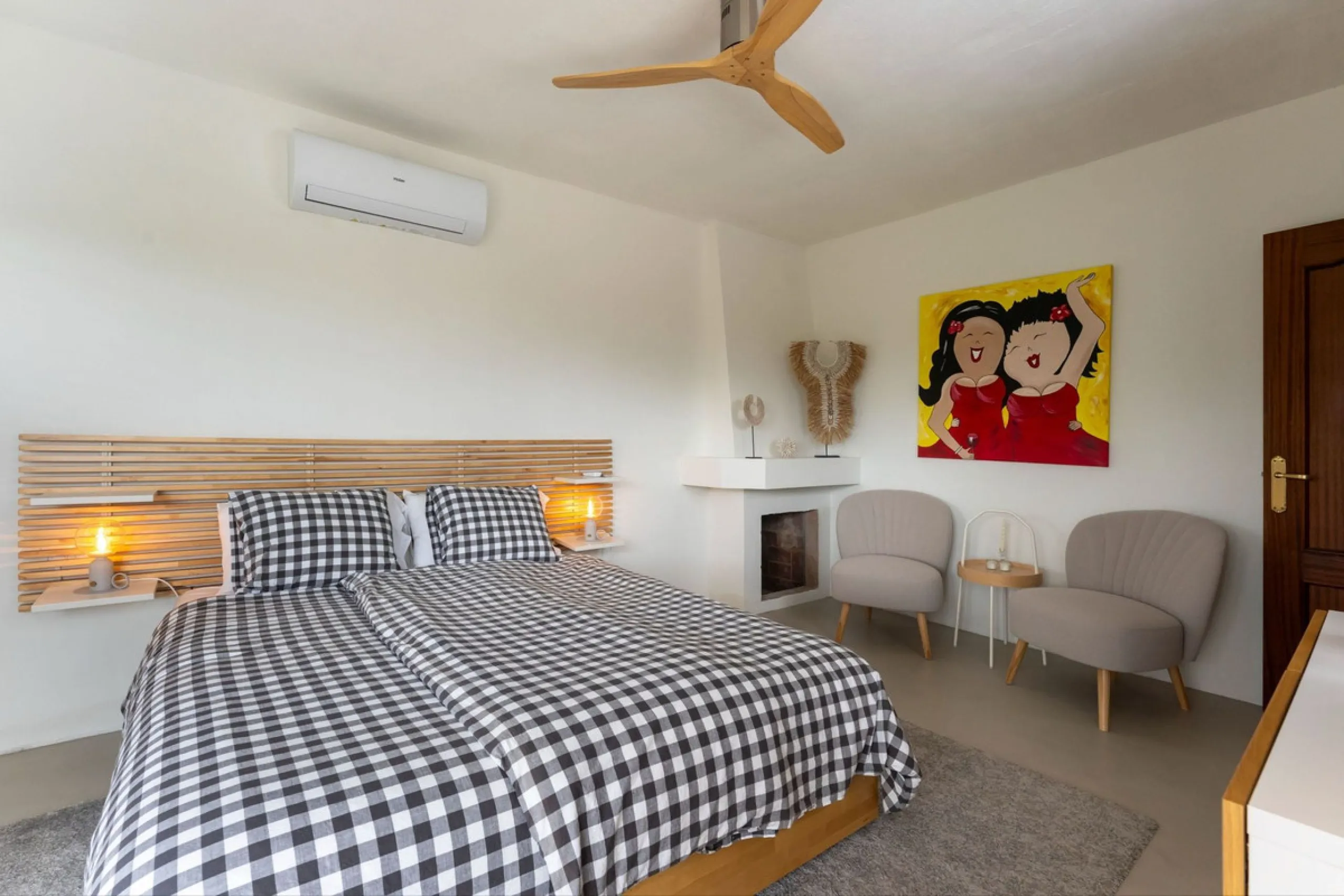Set in a calm and picturesque countryside location, yet just a 10-minute drive from both Alhaurín el Grande and Coín, this beautifully renovated finca perfectly captures the essence of the modern Mediterranean lifestyle, with ample space, privacy, sunshin