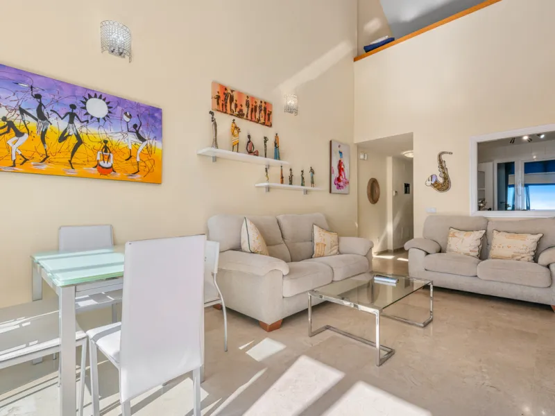 Apartment - Penthouse Duplex в продаже в Manilva, Málaga. В доме 3 спален и 3 ванных комнат. Площадь дома 184 м²