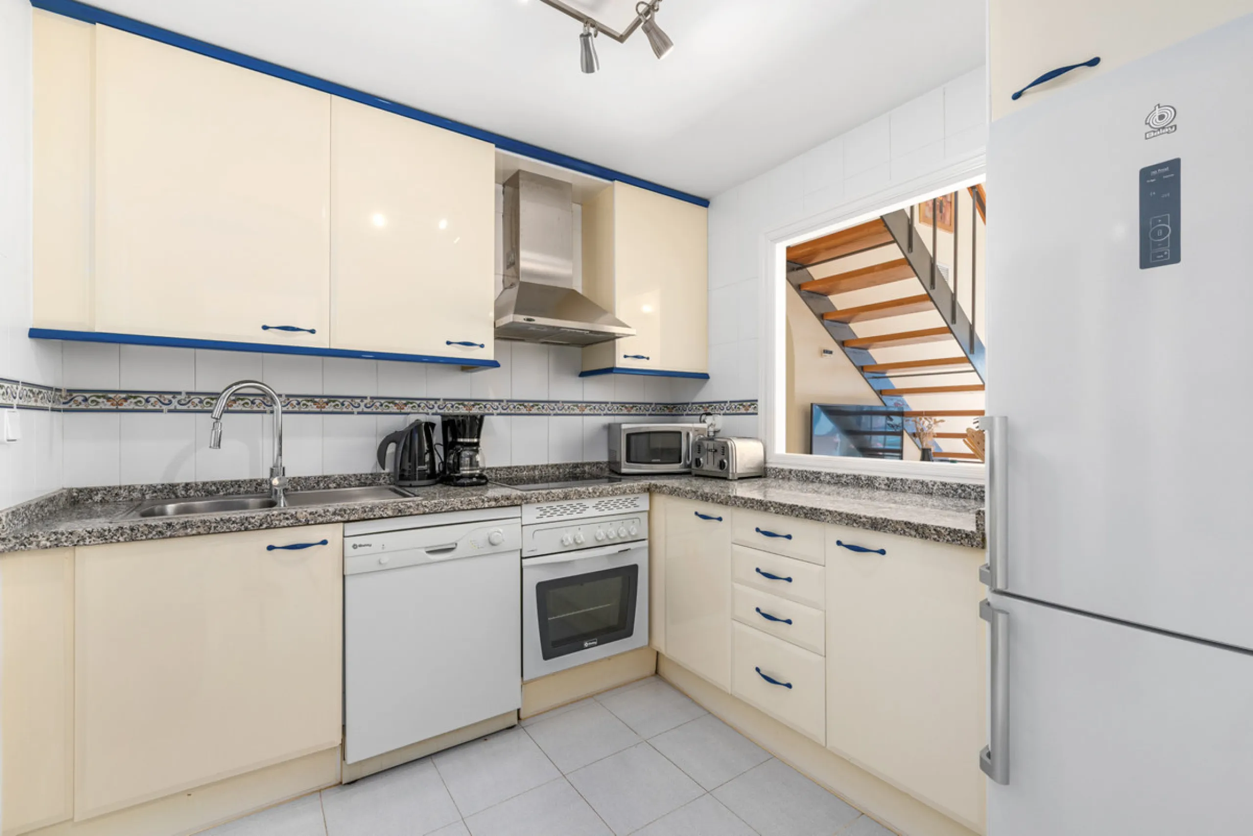 Apartment - Penthouse Duplex в продаже в Manilva, Málaga. В доме 3 спален и 3 ванных комнат. Площадь дома 184 м²