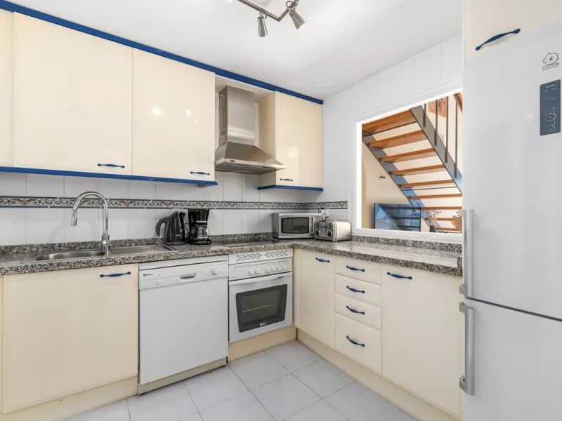 Apartment - Penthouse Duplex в продаже в Manilva, Málaga. В доме 3 спален и 3 ванных комнат. Площадь дома 184 м²