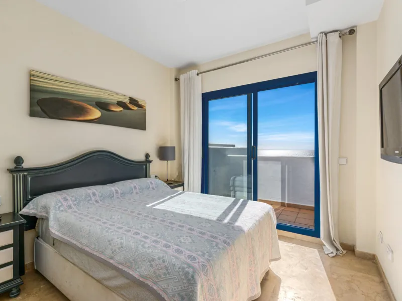 Apartment - Penthouse Duplex в продаже в Manilva, Málaga. В доме 3 спален и 3 ванных комнат. Площадь дома 184 м²